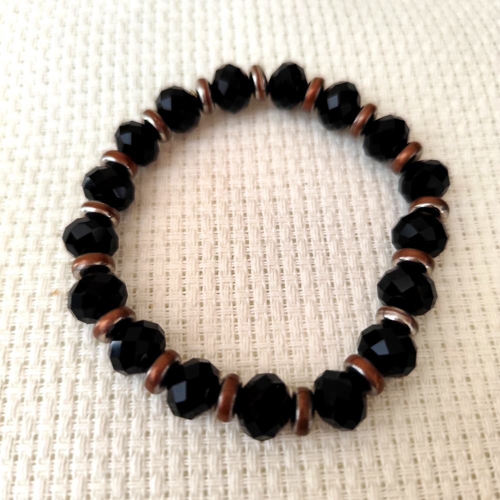 4/$50⭐️Stretchable Bracelet With Diamond cut beads
